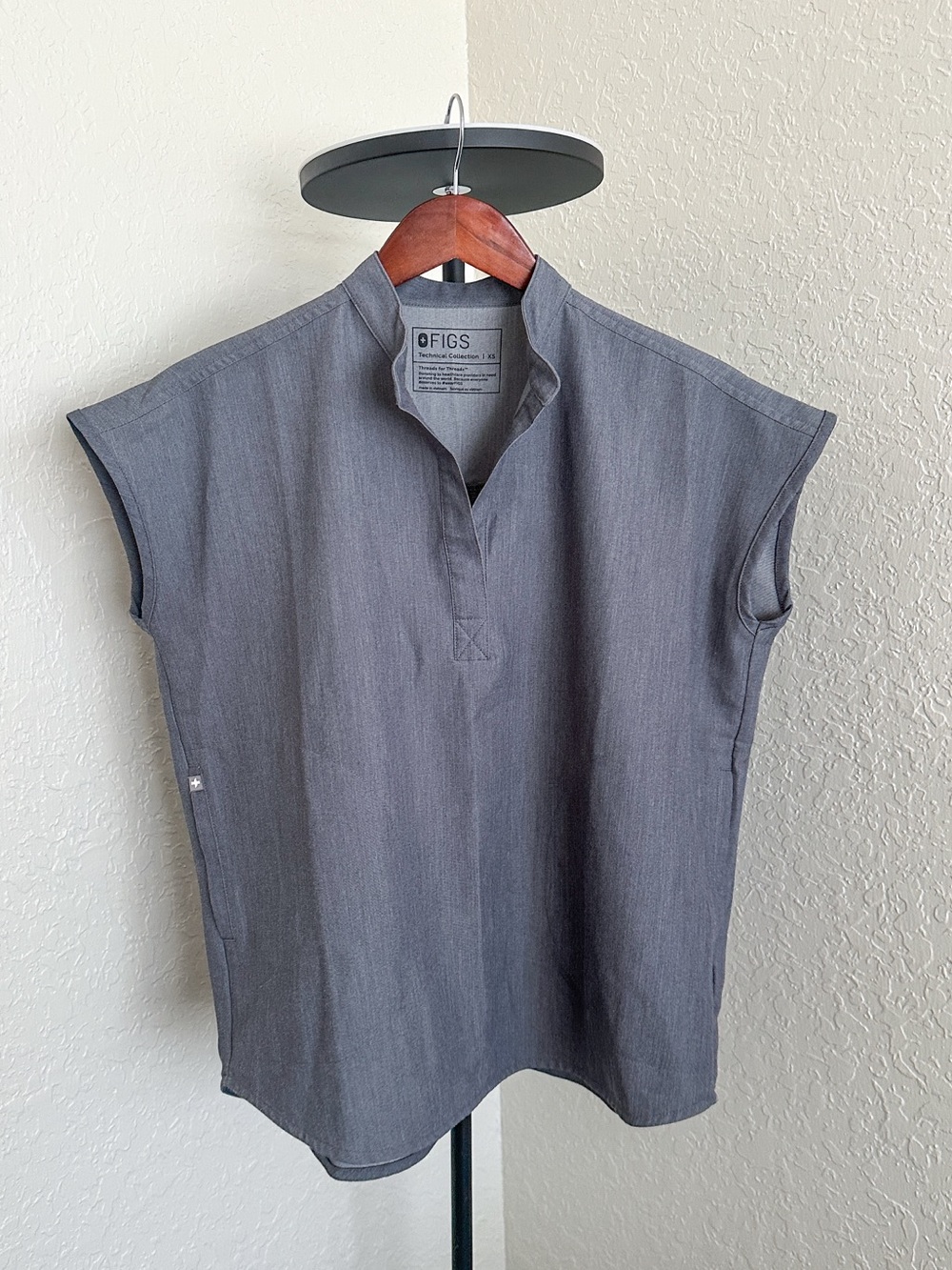 Figs XS Rafaela Scrub Top Graphite Gray Womens